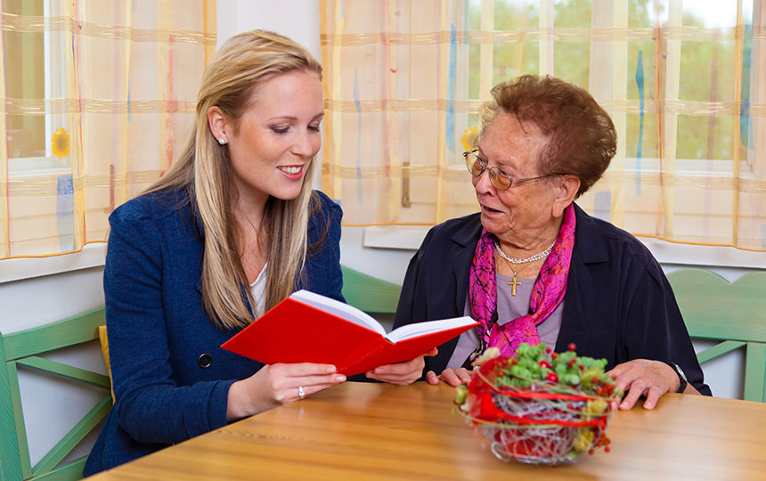 Managing Hallucinations In Alzheimer's Disease: The Role Of Memory Living Properties