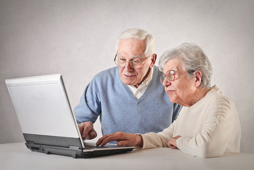 How To Teach Your Aging Parent To Use Internet Safely